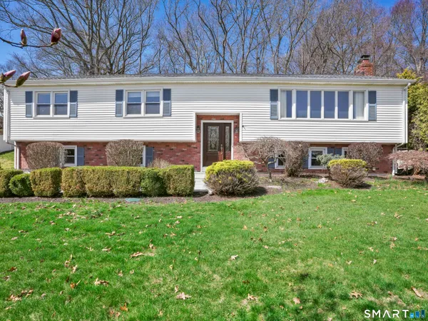$585,000 | 548 Howellton Road, Orange, CT 06477