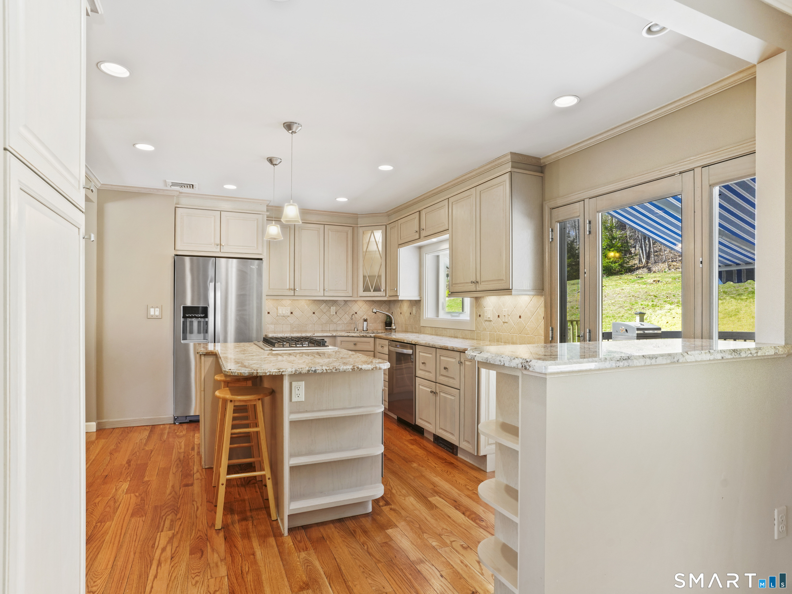 548 Howellton Road Orange, CT 06477 - Photo 11 of 37
