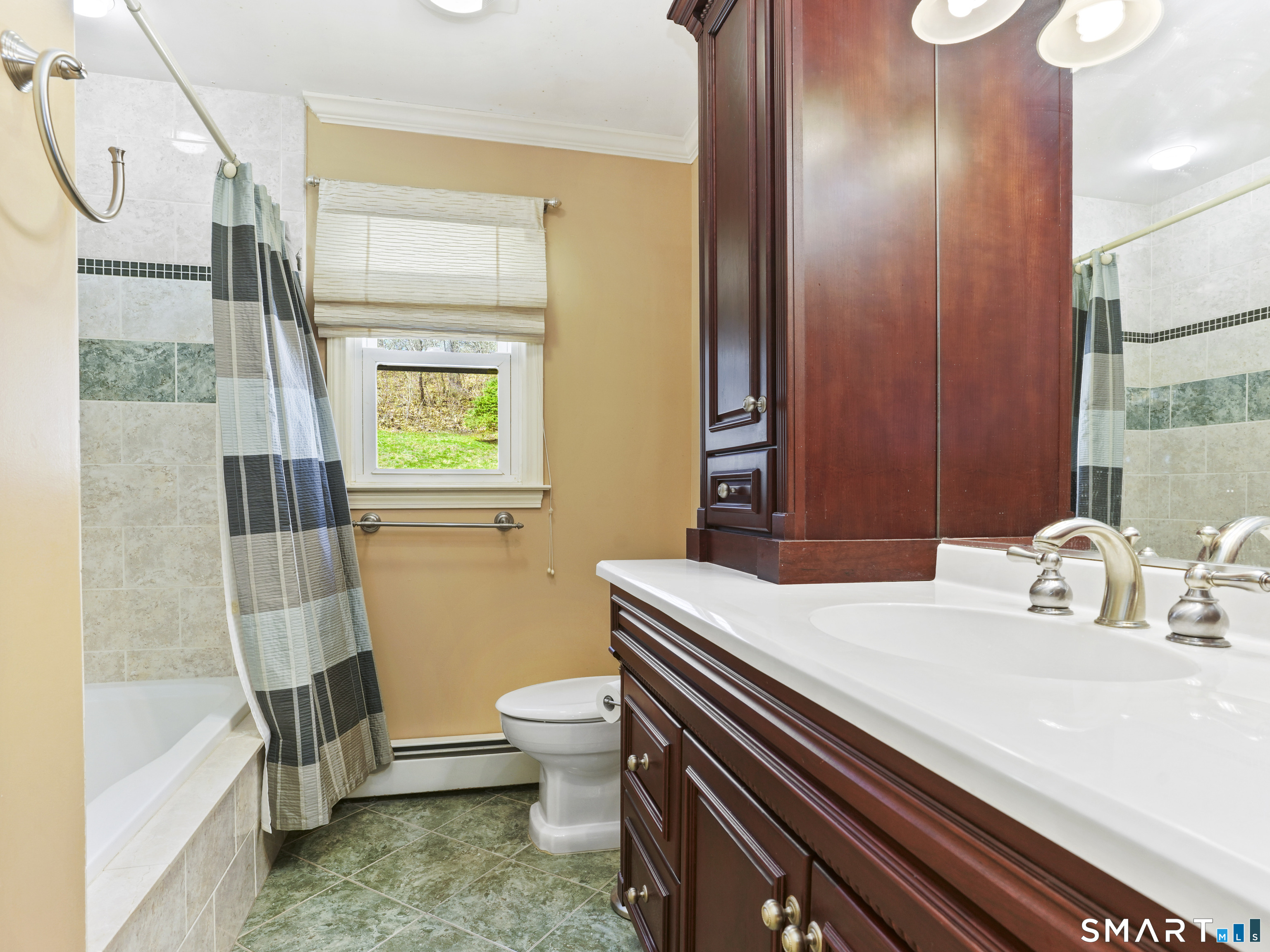 548 Howellton Road Orange, CT 06477 - Photo 15 of 37