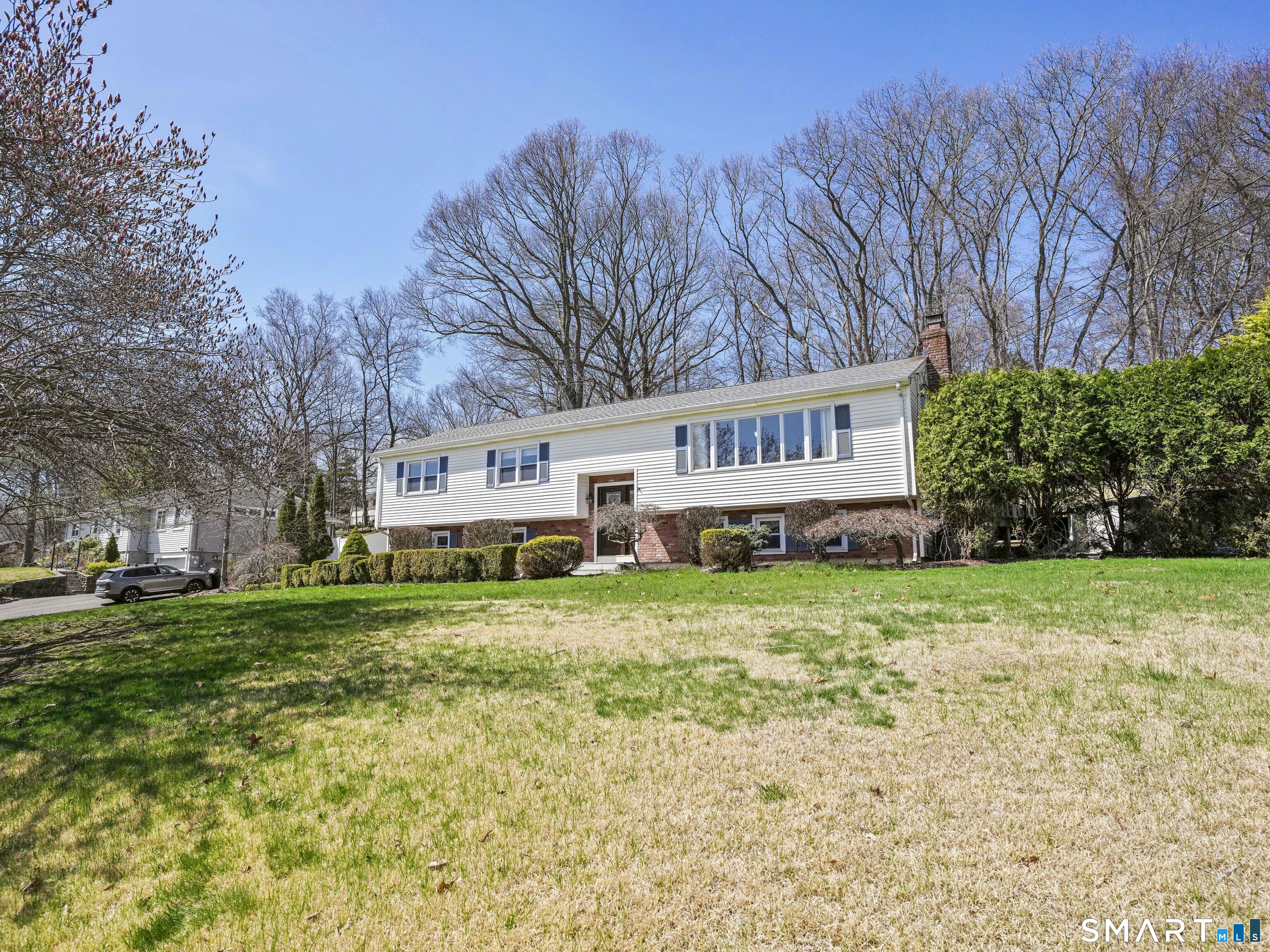 548 Howellton Road Orange, CT 06477 - Photo 32 of 37