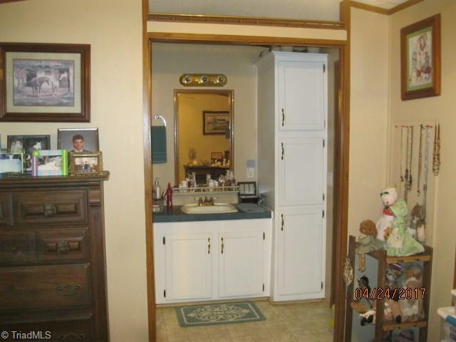 259 Emmanuel Church Road Asheboro, NC 27205 - Photo 6 of 13 Gallery Image 6