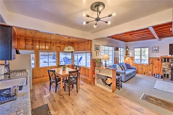 $372,900 | 1069 Eagle Road, Wrightwood, CA 92397