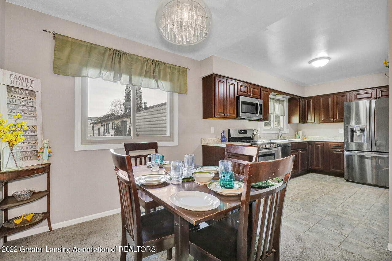 3117 Colchester Road Lansing, MI 48906 - Photo 5 of 38 _I3A1364