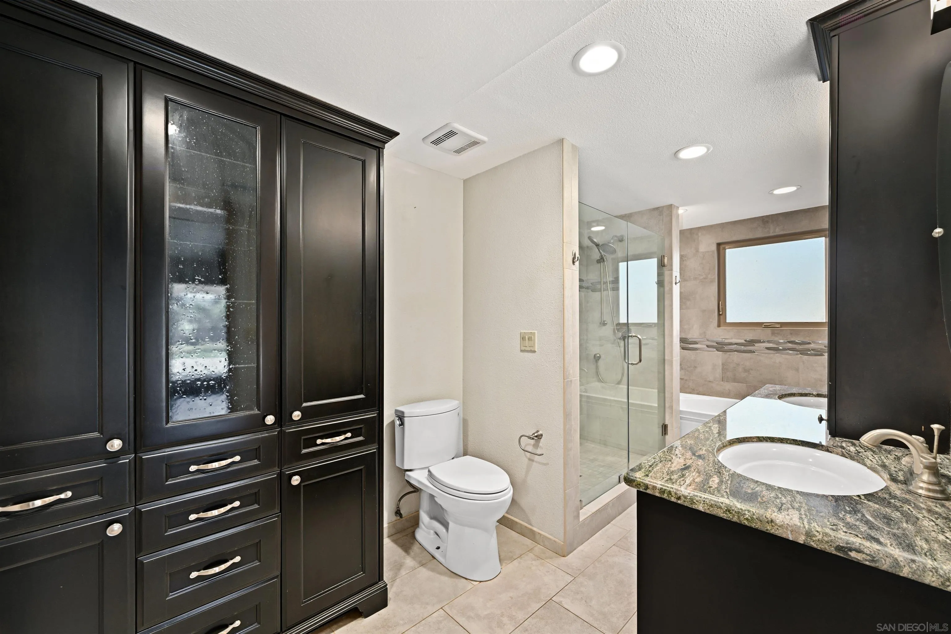 9219 Inverness Road Santee, CA 92071 - Photo 18 of 48