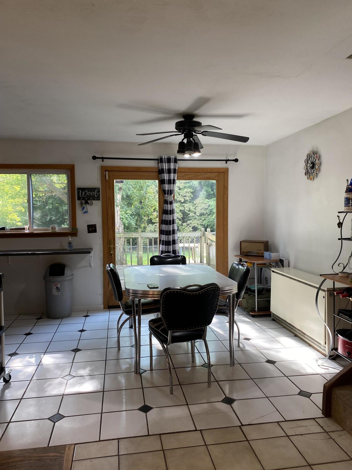 2334 Roslin Road Benton Harbor, MI 49022 - Photo 3 of 16 IMG-6878