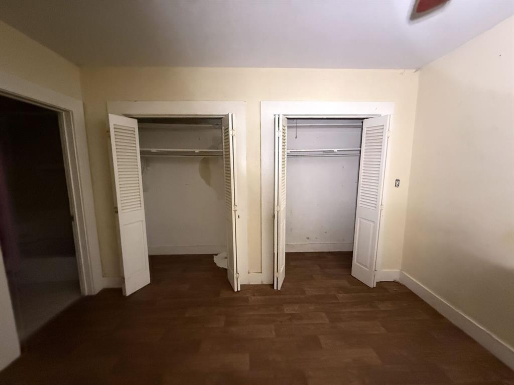 100 Smith Street Naples, TX 75568 - Photo 11 of 30 an empty room with closet