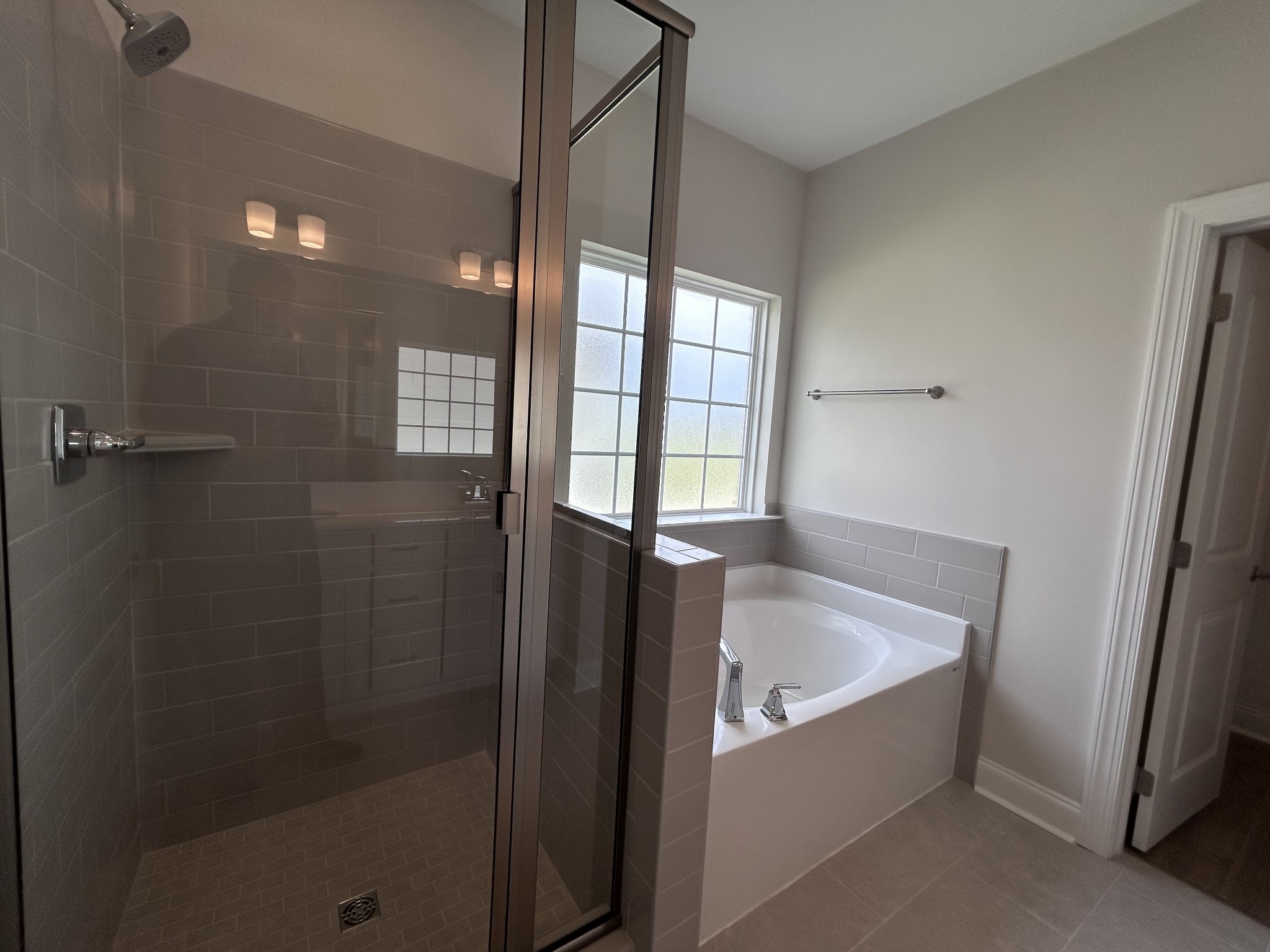 6502 Ripple Ridge Columbia, TN 38401 - Photo 23 of 52 a bathroom with a bathtub and shower