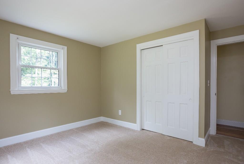 47 Park Road Windham, ME 04062 - Photo 11 of 26 1st floor bedroom