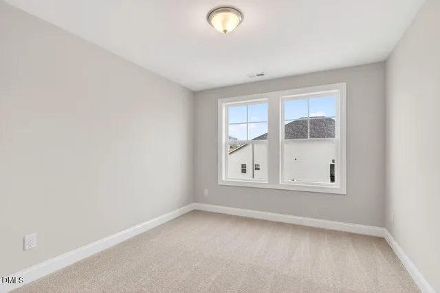 $279,990 | 554 Barrington Row Avenue, Zebulon, NC 27597