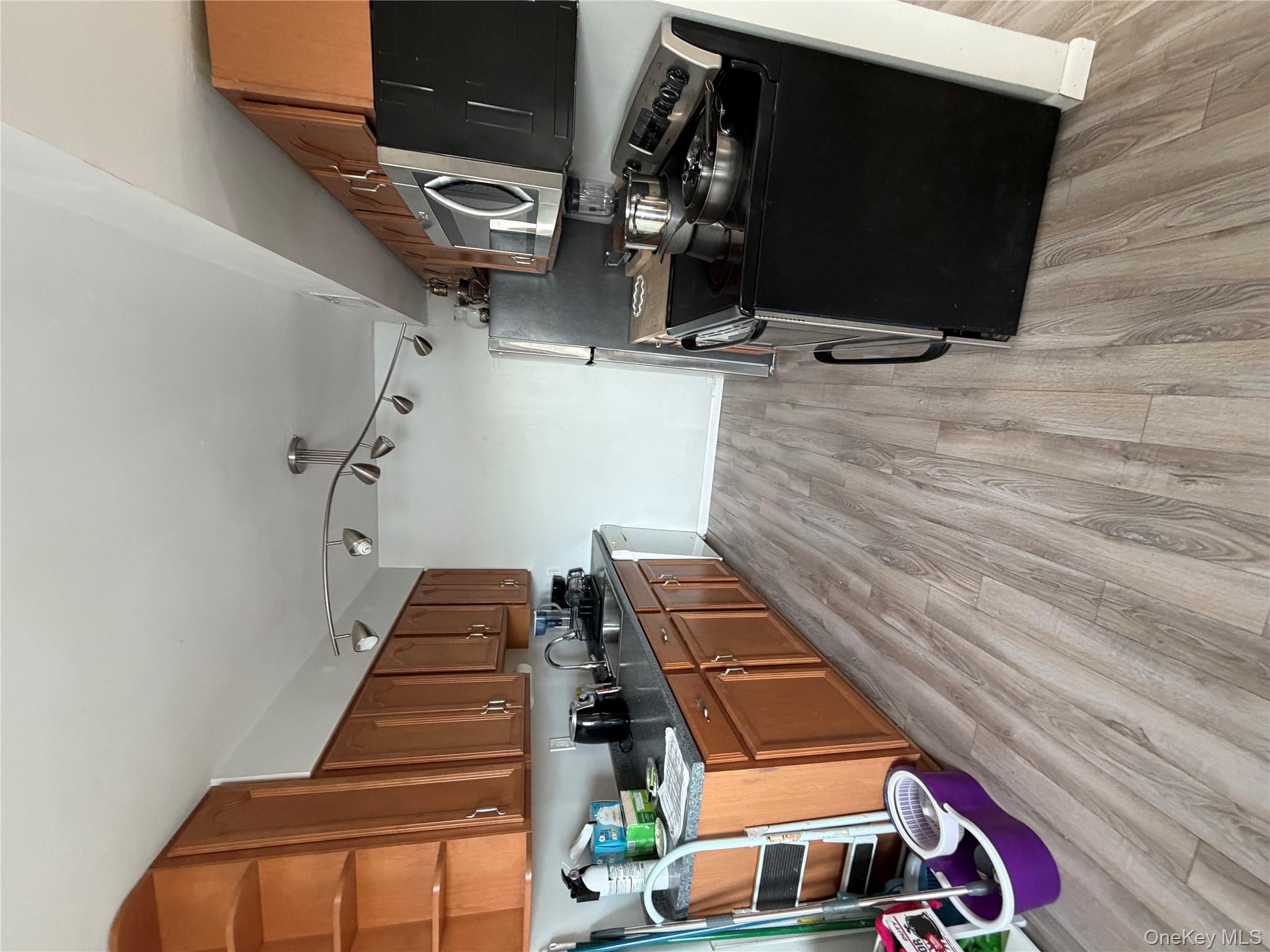 26 Cooper Road, Unit 312 Poughkeepsie, NY 12603 - Photo 9 of 11