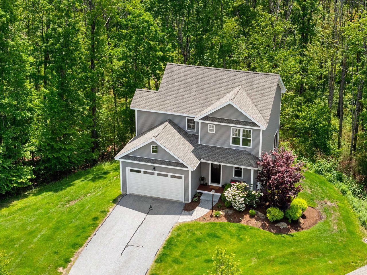 66 Redwood Way Manchester, NH 03102 - Photo 4 of 52