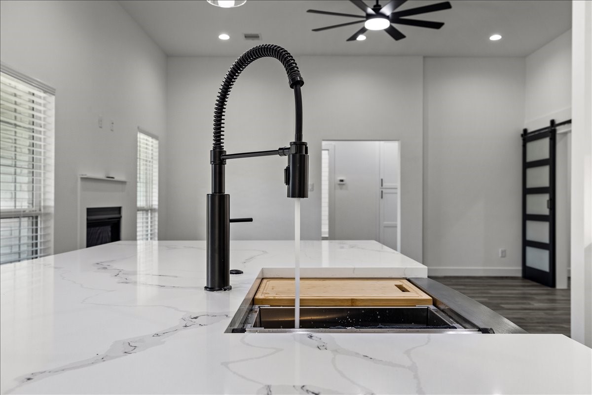 14103 3rd Street Santa Fe, TX 77517 - Photo 17 of 46 a living room with furniture