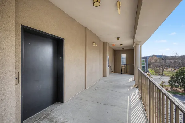 $529,000 | 305 Seven Springs Way, Unit 403, Brentwood, TN 37027