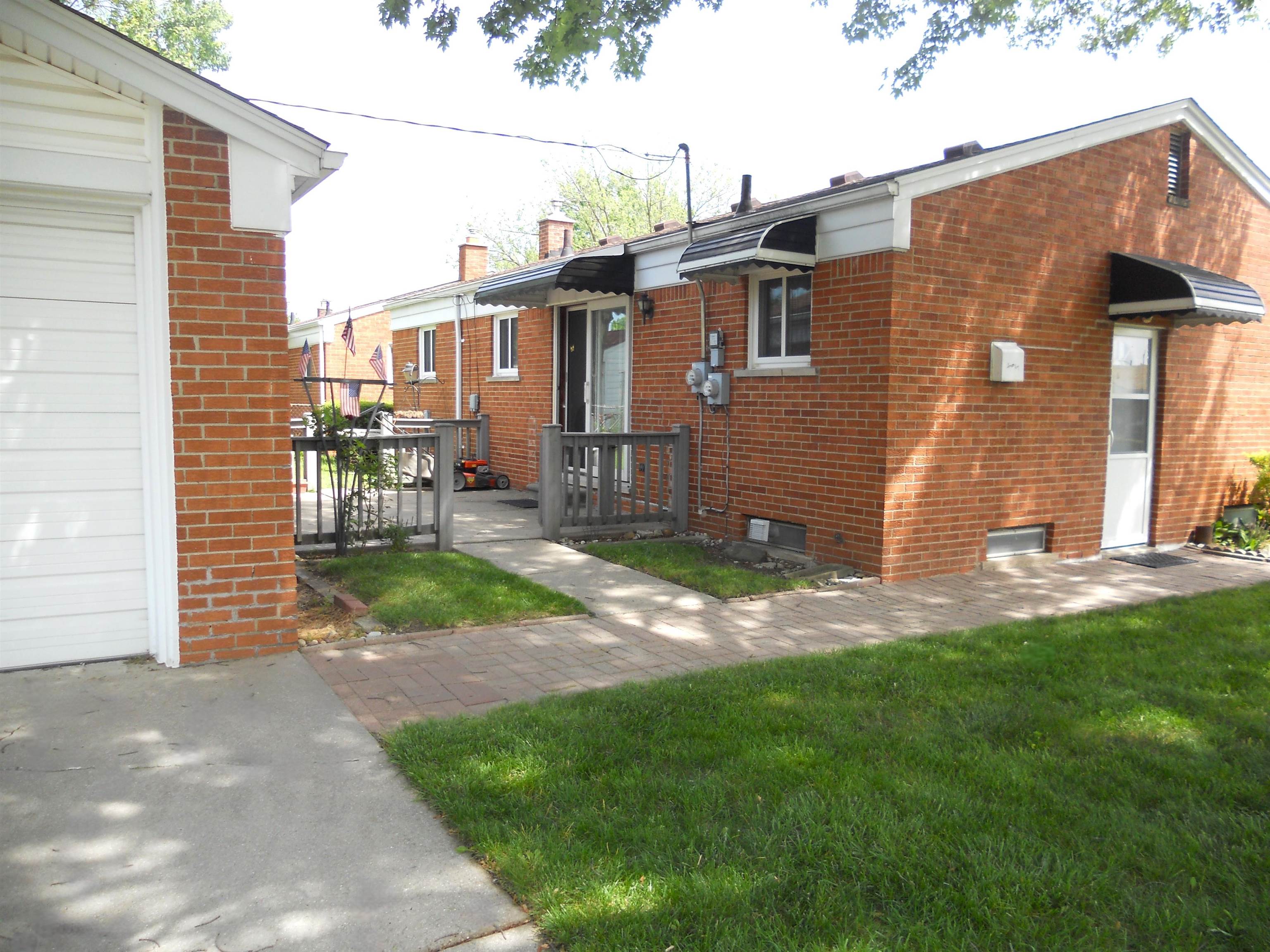 2015 Tarry Drive Sterling Heights, MI 48310 - Photo 38 of 51 50143329-970039f2-f0e8-441e-91a4-9ccdc4c6e778.JPG