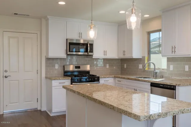 $1,125,000 | 4080 Aurora Way, Simi Valley, CA 93063