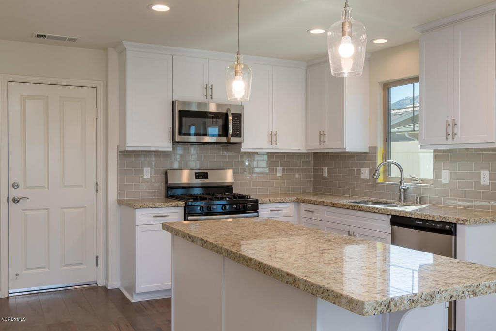 4080 Aurora Way Simi Valley, CA 93063 - Photo 7 of 22