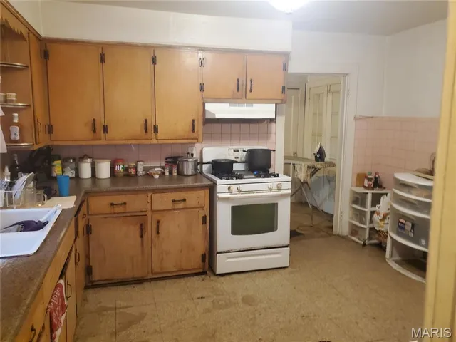 $25,000 | 1924 Bond Avenue, East St. Louis, IL 62207