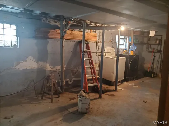 $25,000 | 1924 Bond Avenue, East St. Louis, IL 62207