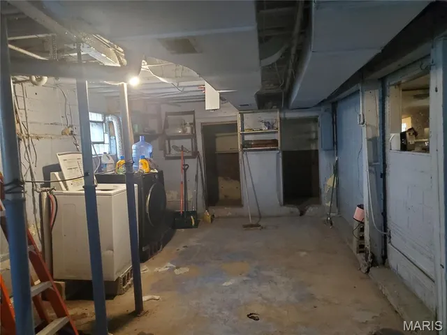 $25,000 | 1924 Bond Avenue, East St. Louis, IL 62207