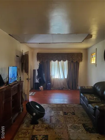 $25,000 | 1924 Bond Avenue, East St. Louis, IL 62207