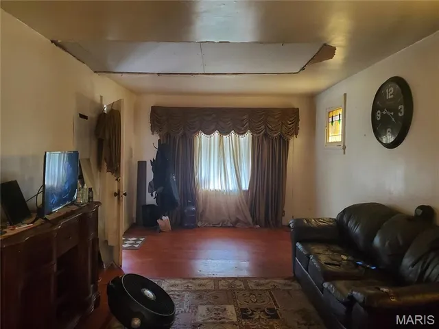 $25,000 | 1924 Bond Avenue, East St. Louis, IL 62207