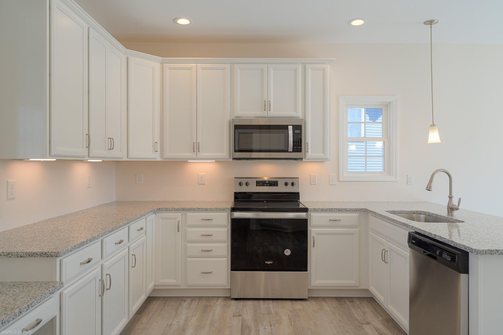 1242 Walnut Ridge Road Christiansburg, VA 24073 - Photo 4 of 28 Gallery Image 4