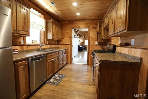 $437,000 | 98 Carter 132c, Van Buren, MO 63965