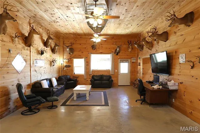 $437,000 | 98 Carter 132c, Van Buren, MO 63965