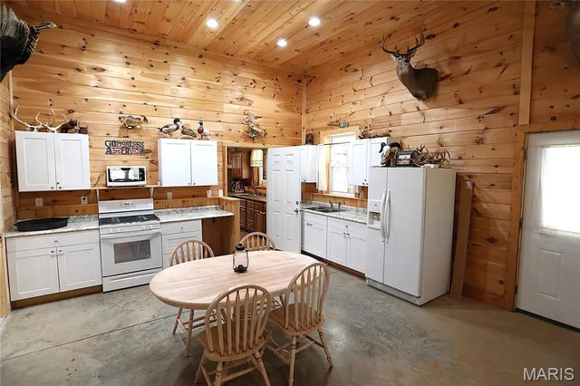 $437,000 | 98 Carter 132c, Van Buren, MO 63965