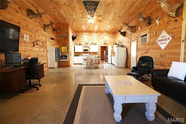 $437,000 | 98 Carter 132c, Van Buren, MO 63965