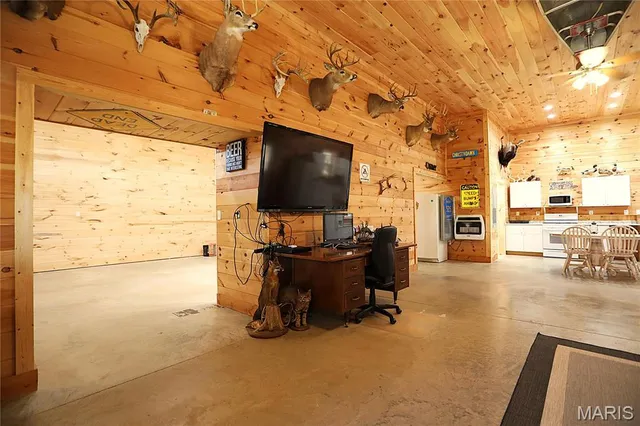 $437,000 | 98 Carter 132c, Van Buren, MO 63965