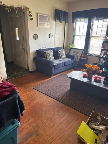 $260,000 | 5425 West Kamerling Avenue, Chicago, IL 60651