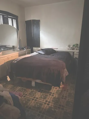 $260,000 | 5425 West Kamerling Avenue, Chicago, IL 60651