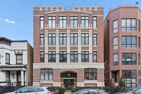 $834,900 | 540 West Oakdale Avenue, Unit 4W, Chicago, IL 60657