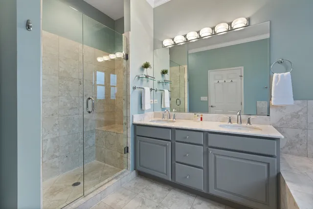 $834,900 | 540 West Oakdale Avenue, Unit 4W, Chicago, IL 60657