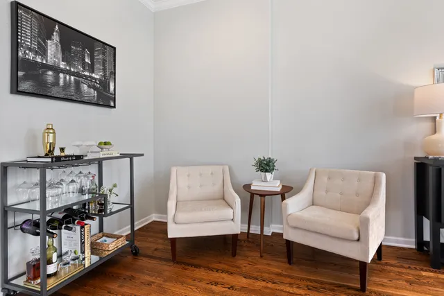 $834,900 | 540 West Oakdale Avenue, Unit 4W, Chicago, IL 60657