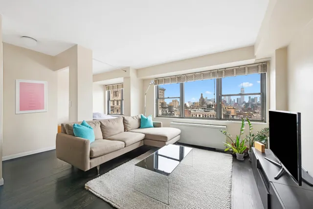 $725,000 | 10 West 15th Street, Unit 2115 | Flatiron