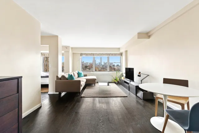$725,000 | 10 West 15th Street, Unit 2115 | Flatiron