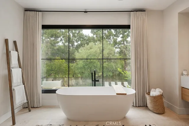 $7,995,000 | 10 Seabluff, Newport Beach, CA 92660