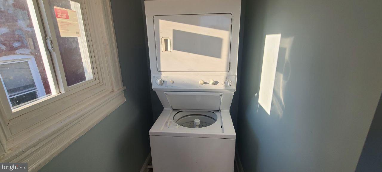 4700 York Road, Unit 2 Baltimore, MD 21212 - Photo 9 of 12 a utility room with dryer and washer