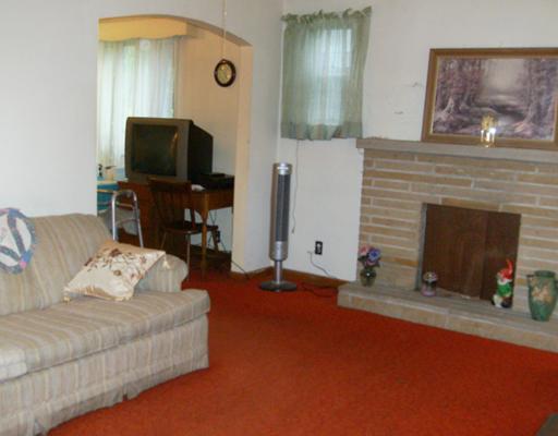 471 Evans City Road Butler, PA 16001 - Photo 7 of 11 Living Room.