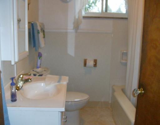 471 Evans City Road Butler, PA 16001 - Photo 10 of 11 Full Bath.