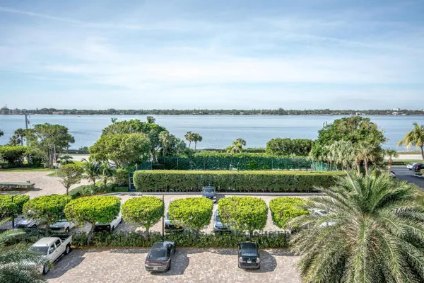 $11,000 | 3250 South Ocean Boulevard, Unit 507N, Palm Beach, FL 33480