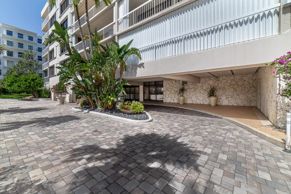 $11,000 | 3250 South Ocean Boulevard, Unit 507N, Palm Beach, FL 33480