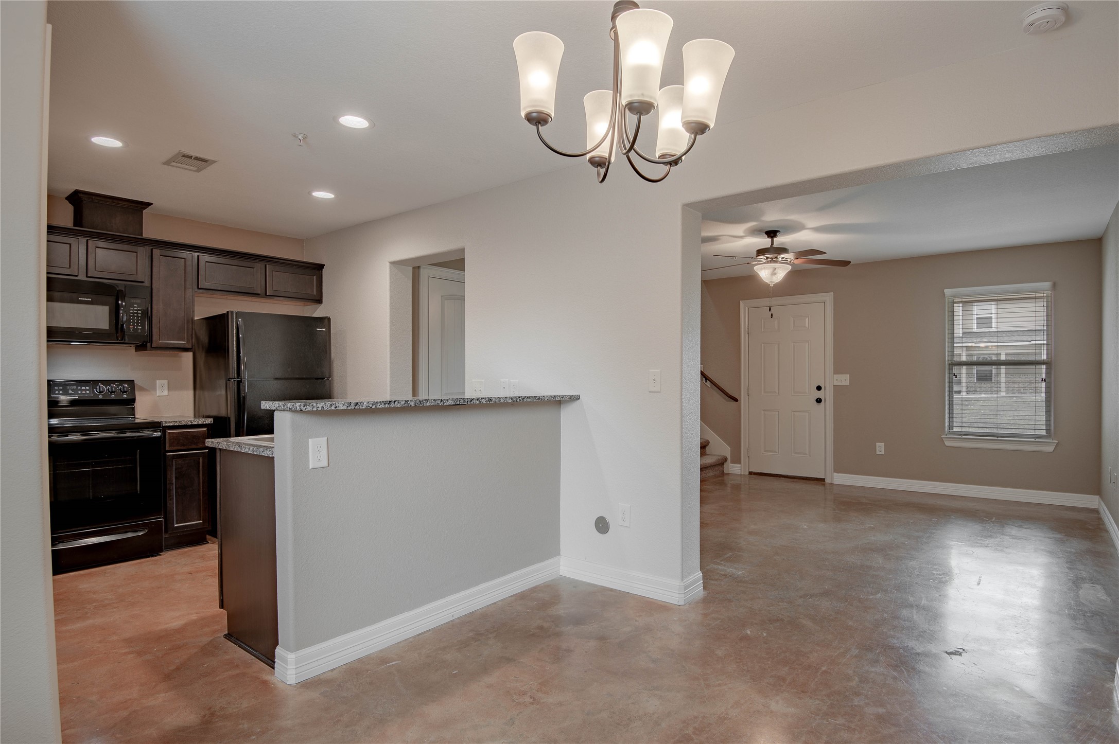 2002 20th Street, Unit 103 Huntsville, TX 77340 - Photo 8 of 23