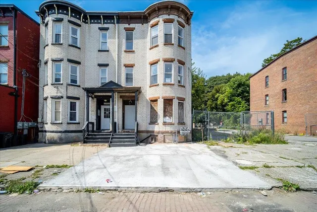 $2,500 | 347 Liberty Street, Newburgh, NY 12550