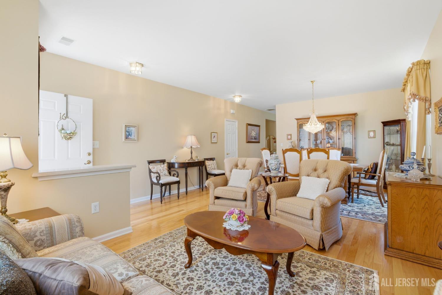 16 Barbaras Way Jackson, NJ 08527 - Photo 5 of 40