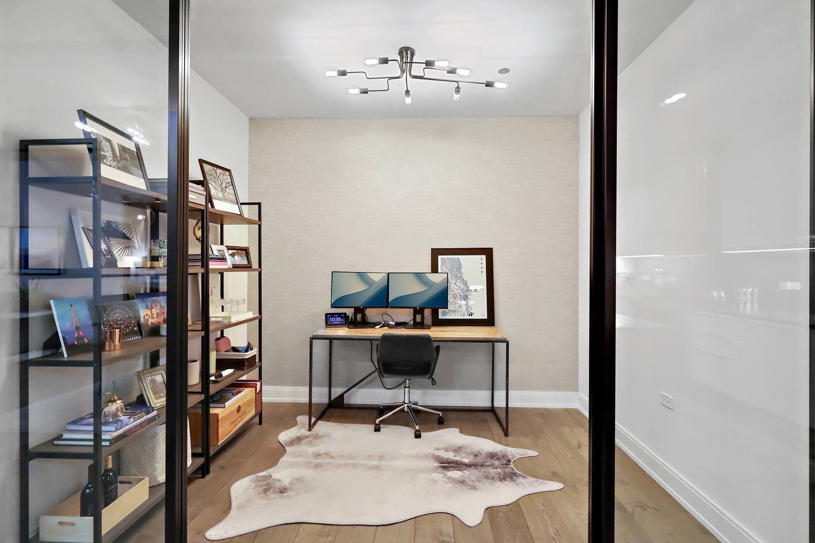 111 South Peoria Street, Unit 406 Chicago, IL 60607 - Photo 14 of 26 a workspace with furniture