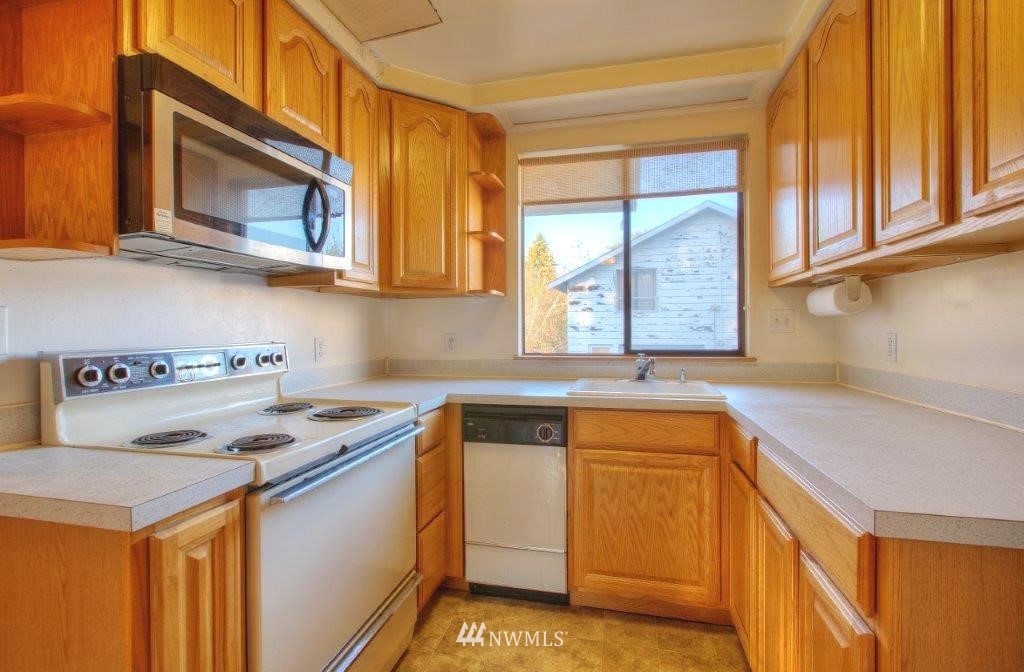 321 Powell Avenue Southwest Renton, WA 98057 - Photo 9 of 16