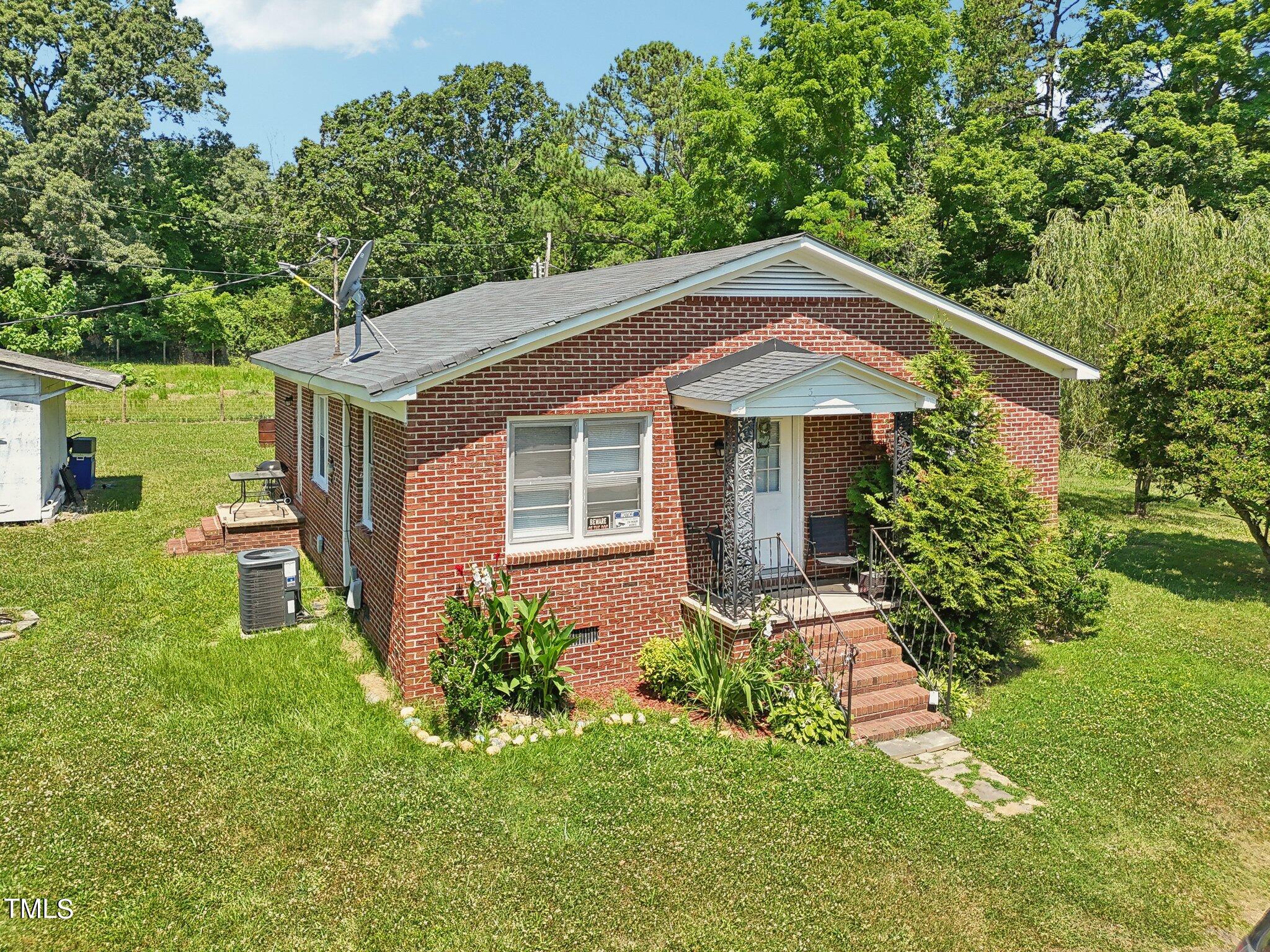 425 Kittrell Road Kittrell, NC 27544 - Photo 4 of 69 House 391